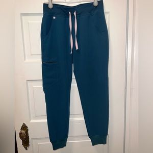 Figs Zamora jogger scrub pant in Caribbean blue